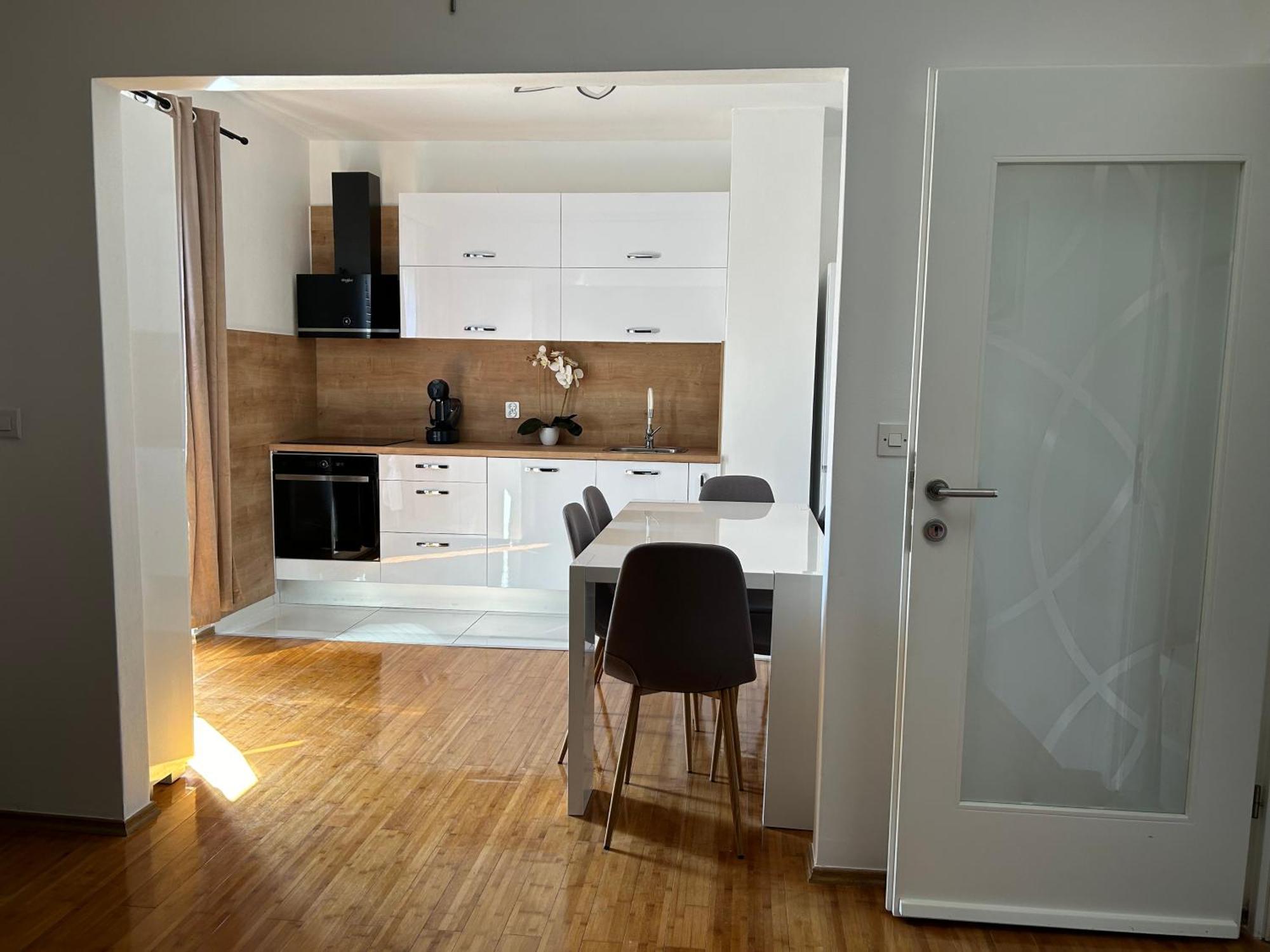 Apartman L&A Apartment บีโอกราดนาโมรู ภายนอก รูปภาพ