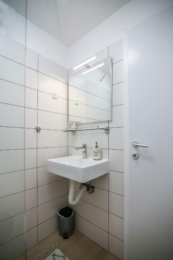 Apartman L&A Apartment บีโอกราดนาโมรู ภายนอก รูปภาพ